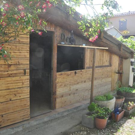 La Ferme De Tonton Jules Et Mame Julia Bed & Breakfast Entraigues-sur-la-Sorgue ภายนอก รูปภาพ