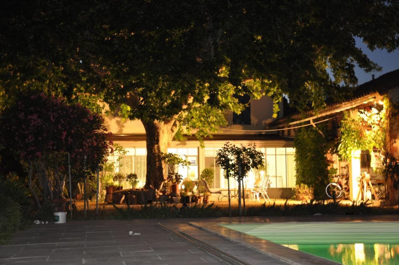 La Ferme De Tonton Jules Et Mame Julia Bed & Breakfast Entraigues-sur-la-Sorgue ภายนอก รูปภาพ