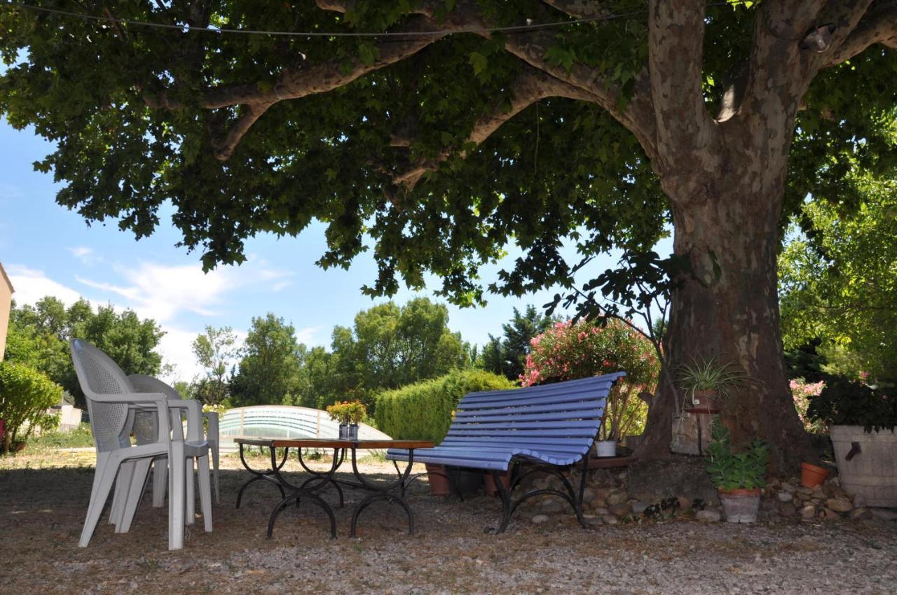 La Ferme De Tonton Jules Et Mame Julia Bed & Breakfast Entraigues-sur-la-Sorgue ภายนอก รูปภาพ